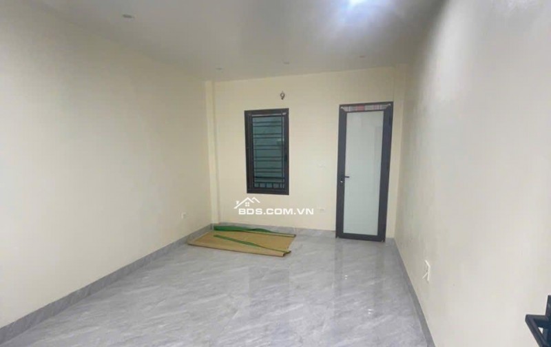 NHÀ MỚI KINH KONG ĐỊNH CÔNG -HOÀNG MAI – THOÁNG ĐẸP – NỞ HẬU – THANG MÁY – DT 40M – 6TẦNG -GIÁ CHÀO 8,8 TỶ.