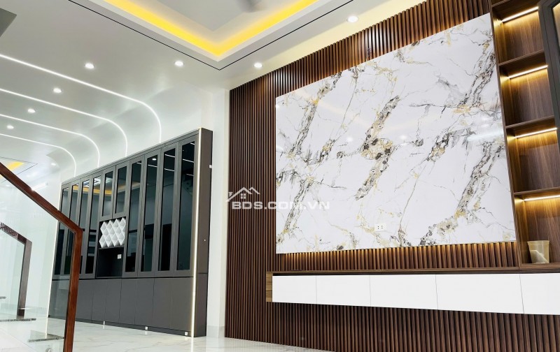 BÁN NHÀ SIÊU ĐẸP 3.55 TỶ 3 TẦNG 91M2 CÓ SÂN Ô TÔ KHU LỘC VƯỢNG