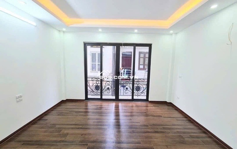 CƠ HỘI HIẾM CÓ: NGÕ THÔNG RỘNG RÃI , SỔ ĐỎ VUÔNG, GẦN PHỐ CỔ - CÁCH AEON CHỈ ẢNH MẮT!