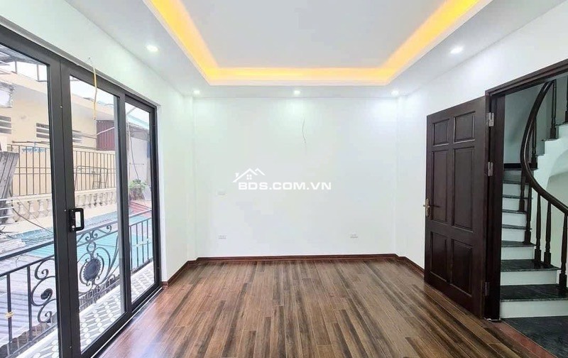 CƠ HỘI HIẾM CÓ: NGÕ THÔNG RỘNG RÃI , SỔ ĐỎ VUÔNG, GẦN PHỐ CỔ - CÁCH AEON CHỈ ẢNH MẮT!