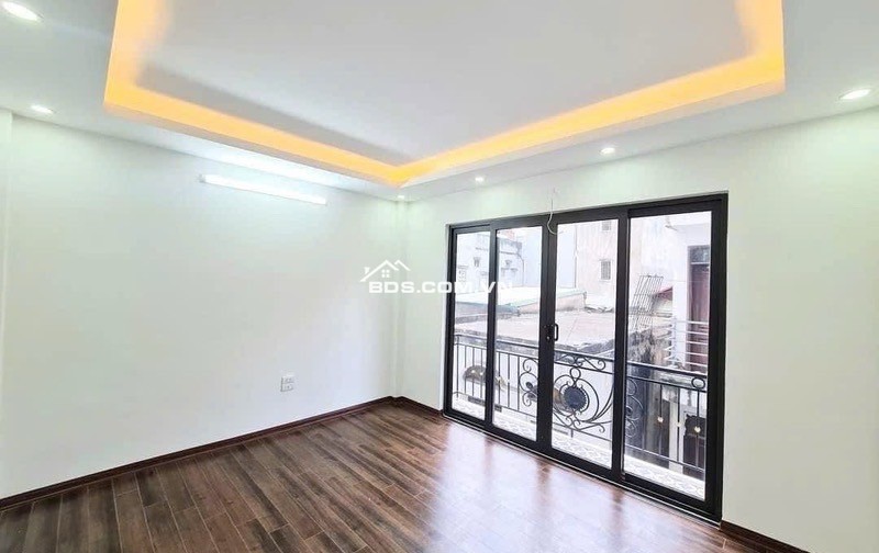 CƠ HỘI HIẾM CÓ: NGÕ THÔNG RỘNG RÃI , SỔ ĐỎ VUÔNG, GẦN PHỐ CỔ - CÁCH AEON CHỈ ẢNH MẮT!