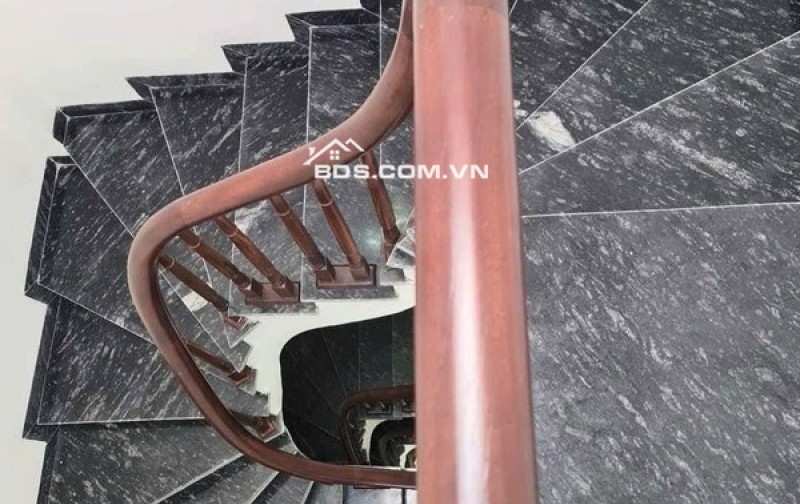 CƠ HỘI HIẾM CÓ: NGÕ THÔNG RỘNG RÃI , SỔ ĐỎ VUÔNG, GẦN PHỐ CỔ - CÁCH AEON CHỈ ẢNH MẮT!