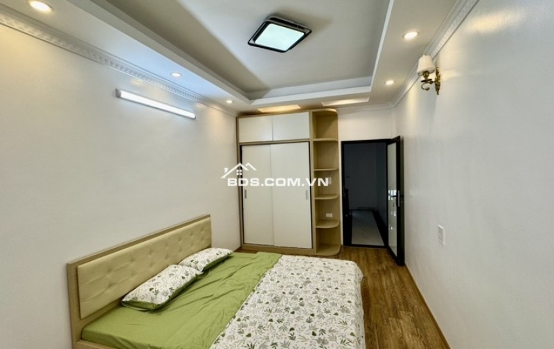 Bán nhà Minh Khai, đối diện Hòa Bình 7, sổ 42 m2, giá chào 6,15 tỷ.