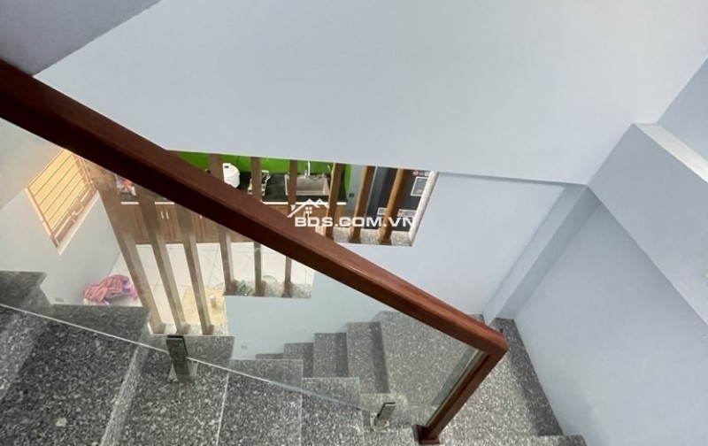  BÁN NHÀ NGÕ RỘNG - 20M RA PHỐ Ô TÔ TRÁNH – PHƯỜNG THẠCH BÀN - GIÁ CHỈ 6.XX TỶ 