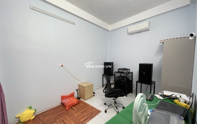  BÁN NHÀ NGÕ RỘNG - 20M RA PHỐ Ô TÔ TRÁNH – PHƯỜNG THẠCH BÀN - GIÁ CHỈ 6.XX TỶ 
