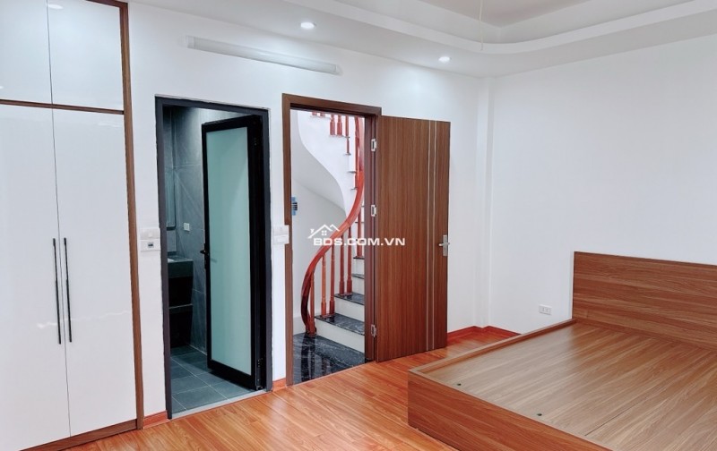  BÁN NHÀ MỚI TINH – FULL NỘI THẤT CAO CẤP – CÁCH PHỐ 30M – THẠCH BÀN, LONG BIÊN 