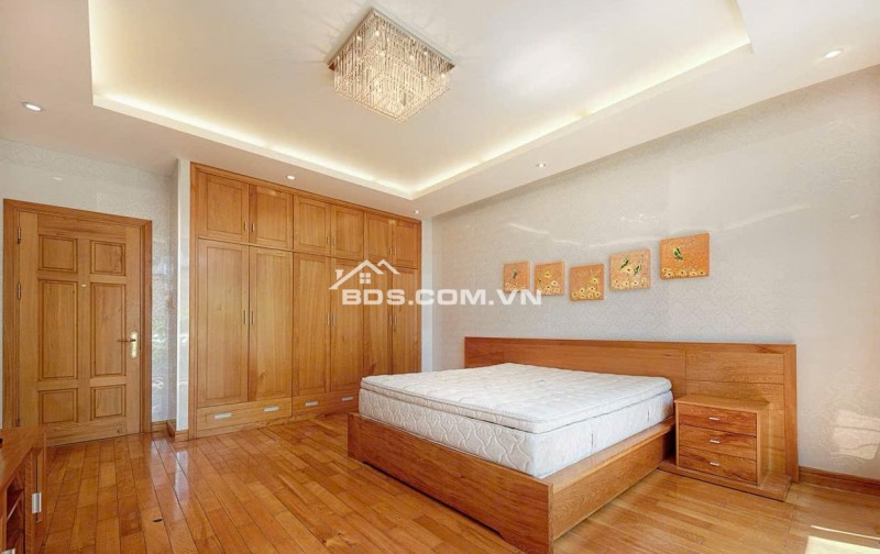 Bán Biệt phủ Trung tâm Hải Châu - Đà Nẵng. Rộng rãi - Hiện đại - Đẳng cấp. Giá chỉ 34 tỷ.