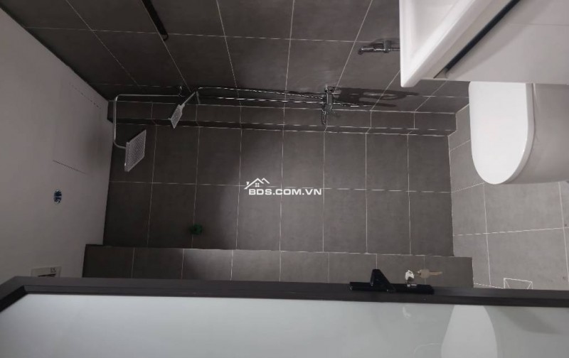 NHÀ PHẠM VĂN ĐỒNG – GẦN Ô TÔ TRÁNH – NGÕ THÔNG –FULL ĐỒ-Ở NGAY