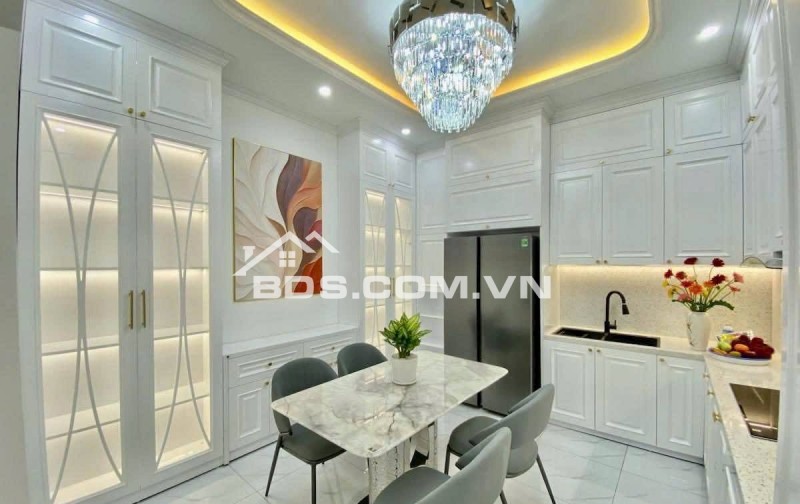 Nhà Đẹp, Gần Đường Ô TÔ, Đường Láng, Đống Đa 53m, 4 tầng, mt 4.1m, giá 13.8 tỷ.