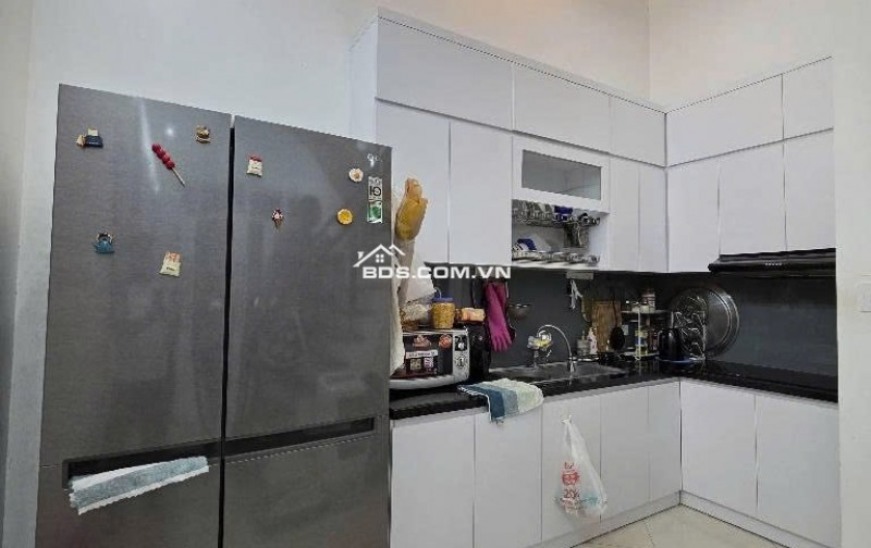 Nhỉnh 8 Tỷ - Chùa Láng, Đống Đa - Gần Phố - 3gác Tránh - 42m, 5 Tầng.