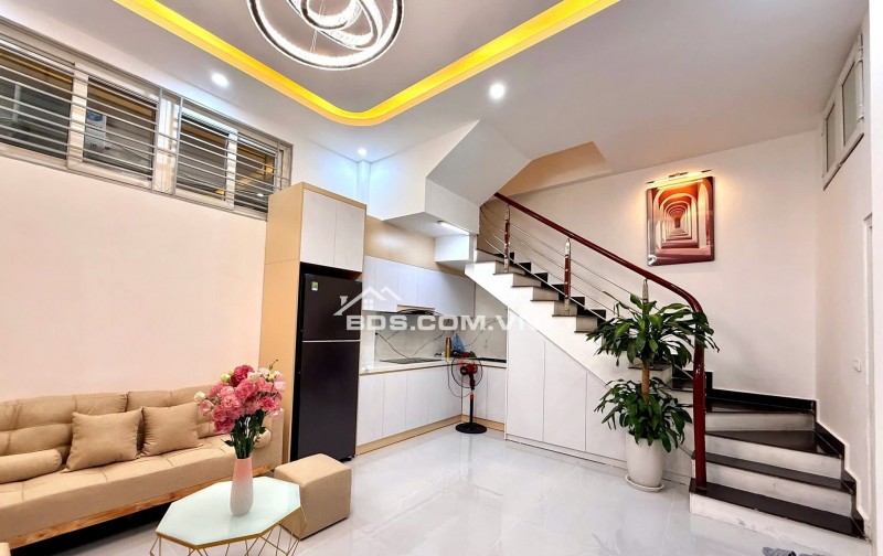 Nhà Đẹp Ở Luôn Thịnh Quang, Đống Đa 31m, 5 tầng, mt 3.5m, giá 7.88 tỷ
