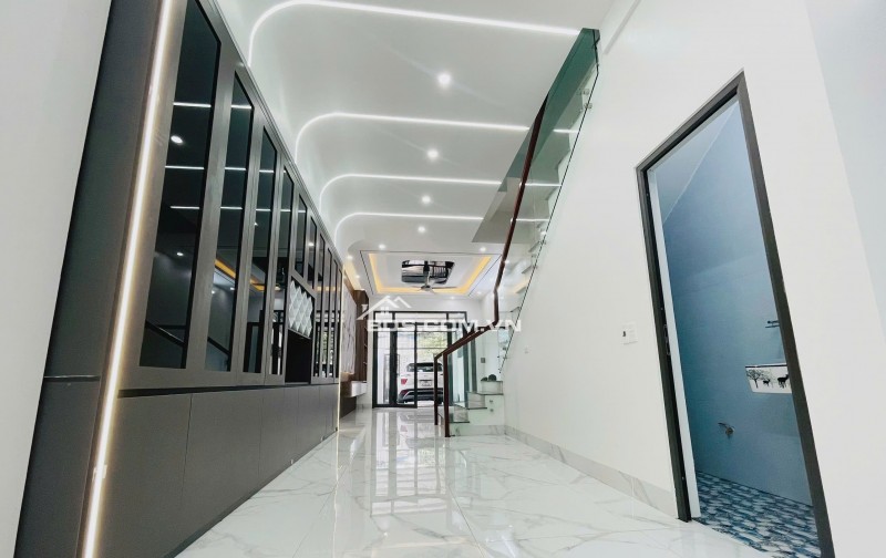 BÁN NHÀ SIÊU ĐẸP 3.55 TỶ 3 TẦNG 91M2 CÓ SÂN Ô TÔ KHU LỘC VƯỢNG