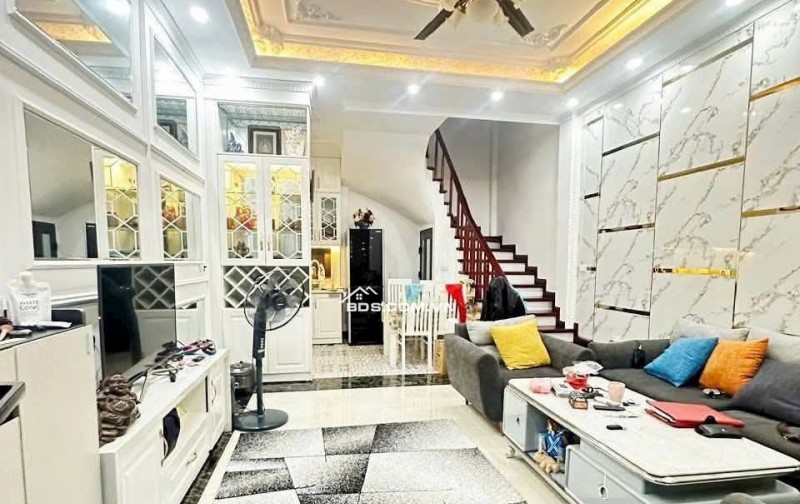Nhà Đẹp Thái Thịnh, Đống Đa 33m, 5 tầng, mt 4,4m, giá 9.2 tỷ