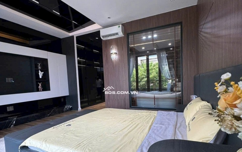 NHÀ ĐẸP 3 TẦNG NGAY TRUNG TÂM HÒA XUÂN, MẶT TIỀN ĐƯỜNG 7,5M