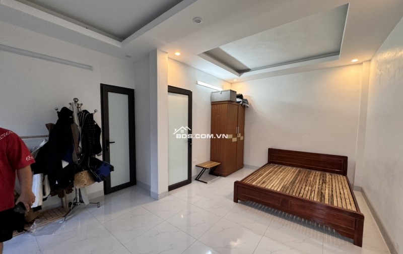  NHÀ MỚI ĐẸP – GẦN HỒ – NGÕ THÔNG – TIỆN ÍCH NGẬP TRÀN – Ở NGAY - CỰ KHỐI LONG BIÊN