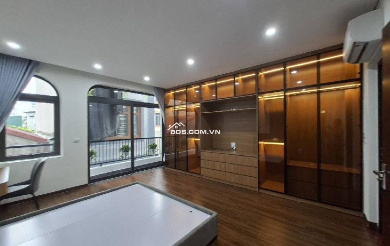 Bán nhà Ngõ 61 Lạc Trung, 38 m2, 5 tầng, gần khu phân lô, giao thông thuận tiện. 7,5 tỷ