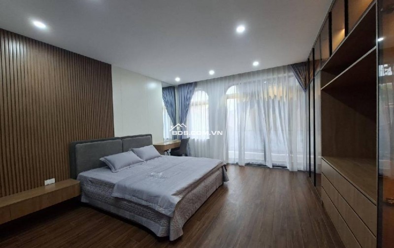 Bán nhà Ngõ 61 Lạc Trung, 38 m2, 5 tầng, gần khu phân lô, giao thông thuận tiện. 7,5 tỷ