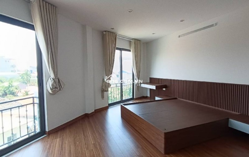  NHÀ MỚI ĐẸP LÔ GÓC – Ô TÔ VÀO NHÀ – THANG MÁY – FULL NỘI THẤT – TRUNG TÂM, THẠCH BÀN, LONG BIÊN 