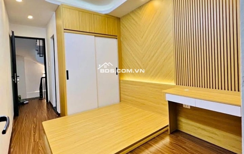 SIÊU PHẨM NHÀ MỚI LONG BIÊN – 5 TẦNG FULL NỘI THẤT – CHỈ VIỆC XÁCH VALI VỀ Ở!