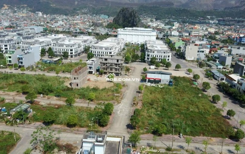 Chính chủ gia đình cần bán mảnh đất dự án Green park DT 80m2 tại Cẩm Phả