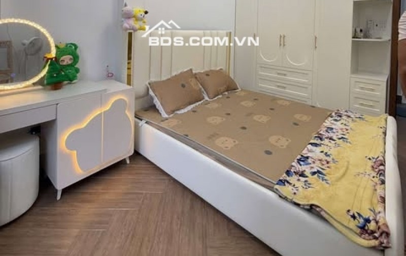 SIÊU PHẨM NHÀ ĐẸP SÁT MẶT TIỀN HXH KHU VIP BÀU CÁT, 3 TẦNG 3PN, NỞ HẬU HOÀN CÔNG ĐỦ, TẶNG NỘI THẤT, GIÁ CHỈ 5.1 TỶ TL.