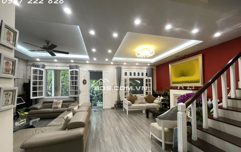 Hiếm! mặt phố Hồng Tiến – Long Biên  Lô góc 158m²  Giá 40 tỷ