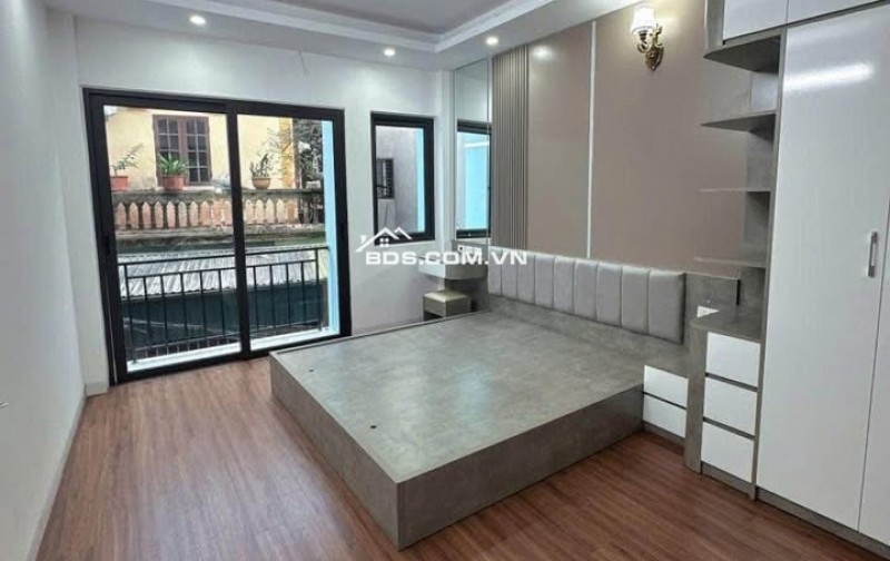 SIÊU PHẨM NHÀ MỚI LONG BIÊN – 5 TẦNG FULL NỘI THẤT – CHỈ VIỆC XÁCH VALI VỀ Ở!