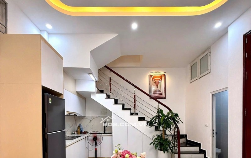 Nhà Đẹp Ở Luôn Thịnh Quang, Đống Đa 31m, 5 tầng, mt 3.5m, giá 7.88 tỷ