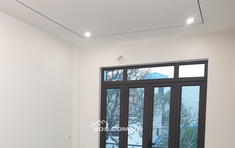 BÁN NHÀ ĐẸP 2.05 TỶ 3 TẦNG 45M2 ( TÂY BẮC ) NGÕ KHU HỒ ĐẦM BÉT