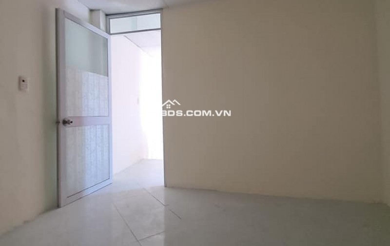 BÁN NHÀ ĐẸP 1.05 TỶ 2 TẦNG 45M2 ( ĐÔNG NAM ) NGÕ GIẢI PHÓNG
