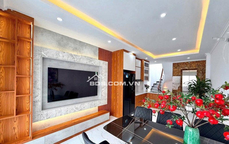 Nhà Đẹp Thang Máy, Gần Đường Ô TÔ Định Công, Hoàng Mai 31m, 6  tầng, mt 3.4m, giá 8.4 tỷ