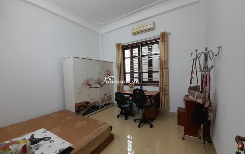 BÁN NHÀ ĐẸP 4.35 TỶ 3 TẦNG 64M2 ( HƯỚNG NAM ) KHU ĐÔ THỊ BÃI VIÊN