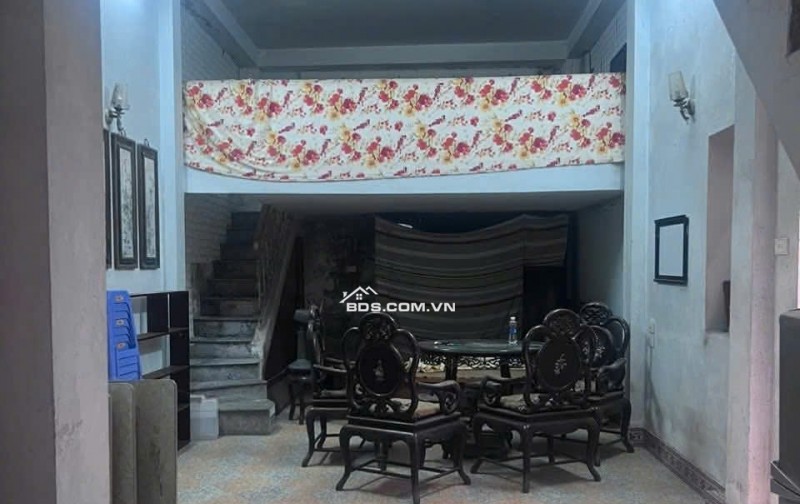 Bán nhà phố Hàn Thuyên - sát phố cổ, cách mặt phố 20m - lô góc chỉ 250tr/m2