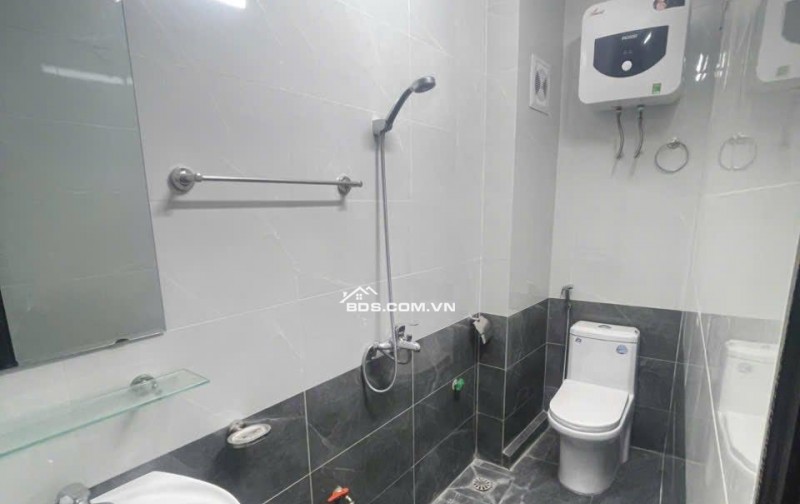 NHÀ MỚI KINH KONG ĐỊNH CÔNG -HOÀNG MAI – THOÁNG ĐẸP – NỞ HẬU – THANG MÁY – DT 40M – 6TẦNG -GIÁ CHÀO 8,8 TỶ.