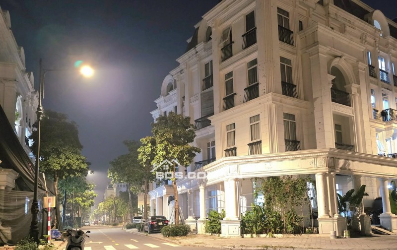 Bán liền kề Louis Đại Mỗ, 105m2, 5 tầng, sau lưng vườn hoa, sổ đỏ chính chủ