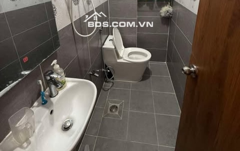 SIÊU PHẨM NHÀ ĐẸP SÁT MẶT TIỀN HXH KHU VIP BÀU CÁT, 3 TẦNG 3PN, NỞ HẬU HOÀN CÔNG ĐỦ, TẶNG NỘI THẤT, GIÁ CHỈ 5.1 TỶ TL.