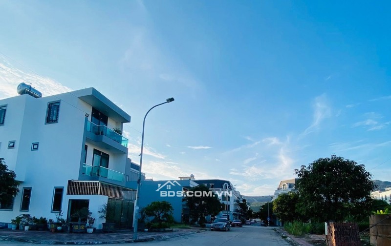 Chính chủ gia đình cần bán mảnh đất dự án Green park DT 80m2 tại Cẩm Phả