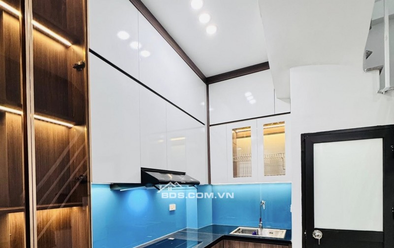 BÁN NHÀ NGUYỄN CHÍ THANH ĐỐNG ĐA MẶT TIỀN 4M DIỆN TÍCH 30 M2 GIÁ 6 TỶ
