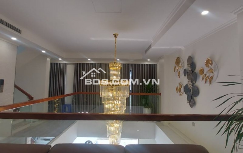Bán nhà phân lô Phú Diễn, 79m2, 7 tầng, gần đại học Tài Nguyên Môi Trường, nhà đẹp, ở ngay