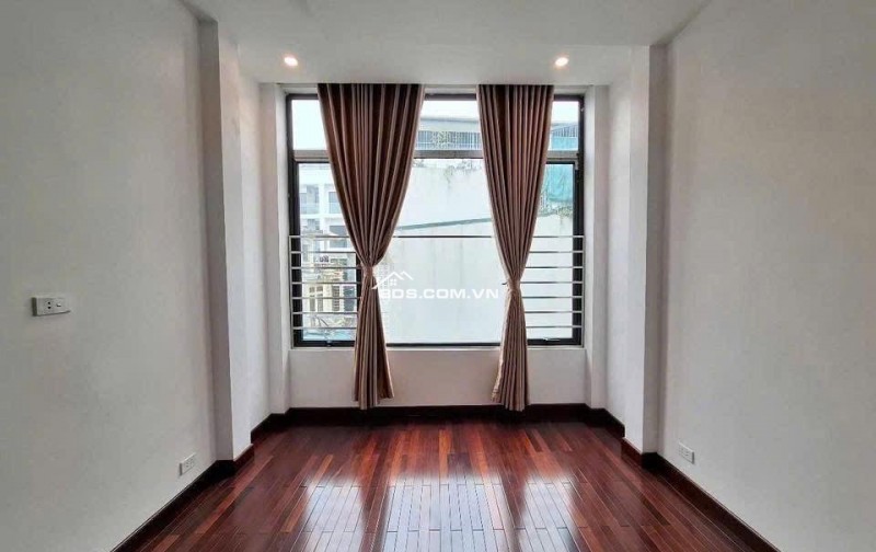 7.5 tỷ Ngọc Thuỵ - Long Biên - VỊ TRÍ ĐẸP - NGÕ THÔNG - Ô TÔ VÀO NHÀ - NHÀ DÂN XÂY