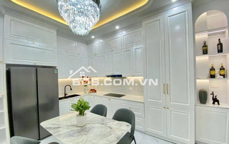 Nhà Đẹp, Gần Đường Ô TÔ, Đường Láng, Đống Đa 53m, 4 tầng, mt 4.1m, giá 13.8 tỷ.