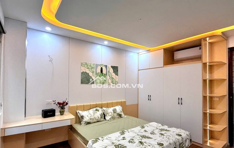 Nhà Đẹp Ở Luôn Thịnh Quang, Đống Đa 31m, 5 tầng, mt 3.5m, giá 7.88 tỷ