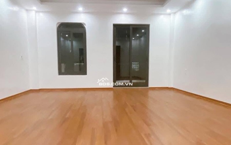 Nhà Đẹp Ô Tô Đỗ Cửa, Thang Máy Giảng Võ, Đống Đa 46/58m, 7 tầng, mt 5m, giá 23.3 tỷ