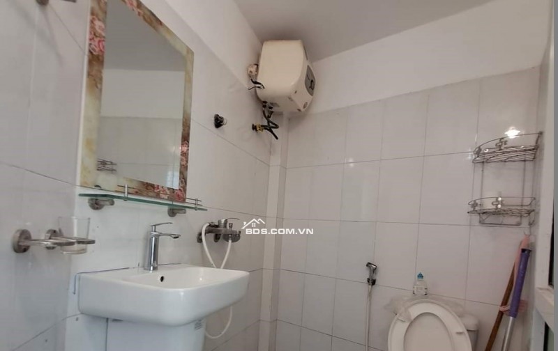 BÁN NHÀ ĐẸP 1.05 TỶ 2 TẦNG 45M2 ( ĐÔNG NAM ) NGÕ GIẢI PHÓNG