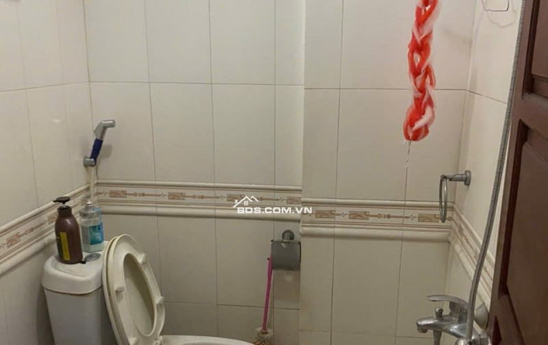 Cho thuê nhà nguyên căn Phố Vạn Phúc, Ba Đình. Vừa ở vừa kinh doanh. Chỉ 10tr