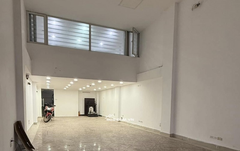 GIẢM NGAY 5 TỶ TÒA NHÀ VĂN PHÒNG MẶT PHỐ VIP QUẬN BA ĐÌNH – VỈA HÈ ĐÁ BÓNG