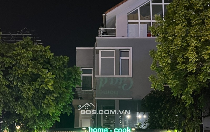 Cho thuê nhà mặt phố Nguyễn Gia Thiều,Hoàn Kiếm 80M2 mặt tiền 9m,giá thuê 35tr/th