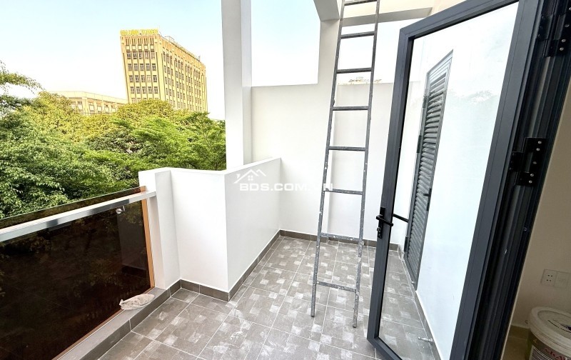 BÁN NHÀ KHU VIP LỘC VỪNG- NHÀ MỚI HXH - QUỐC LỘ 13 - TP. THỦ ĐỨC - GIÁ 8.6 TỶ