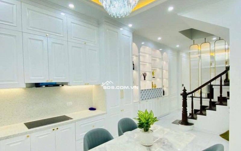 Nhà Đẹp, Gần Đường Ô TÔ, Đường Láng, Đống Đa 53m, 4 tầng, mt 4.1m, giá 13.8 tỷ.
