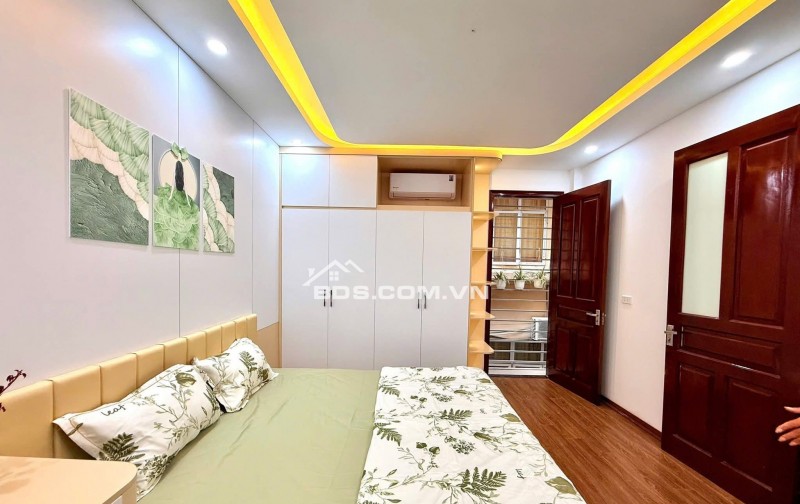 Nhà Đẹp Ở Luôn Thịnh Quang, Đống Đa 31m, 5 tầng, mt 3.5m, giá 7.88 tỷ